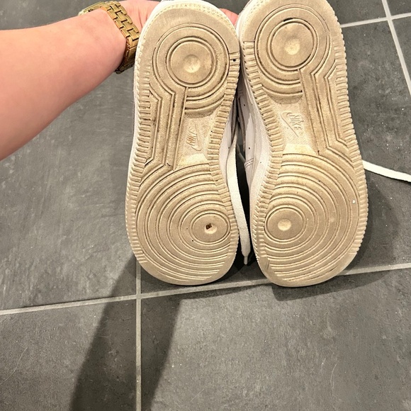 Air Force 1 Nikes - Picture 3 of 4